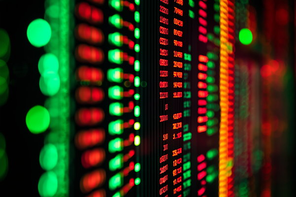 Tableau de bord analytique avec graphiques financiers
